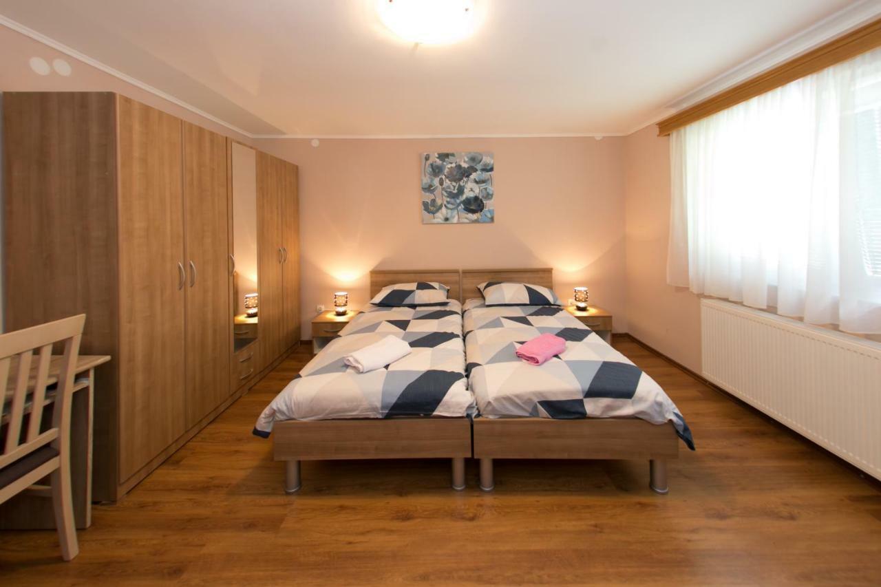 Rooms Ivan Otocsán Kültér fotó