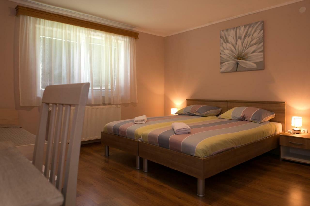 Rooms Ivan Otocsán Kültér fotó