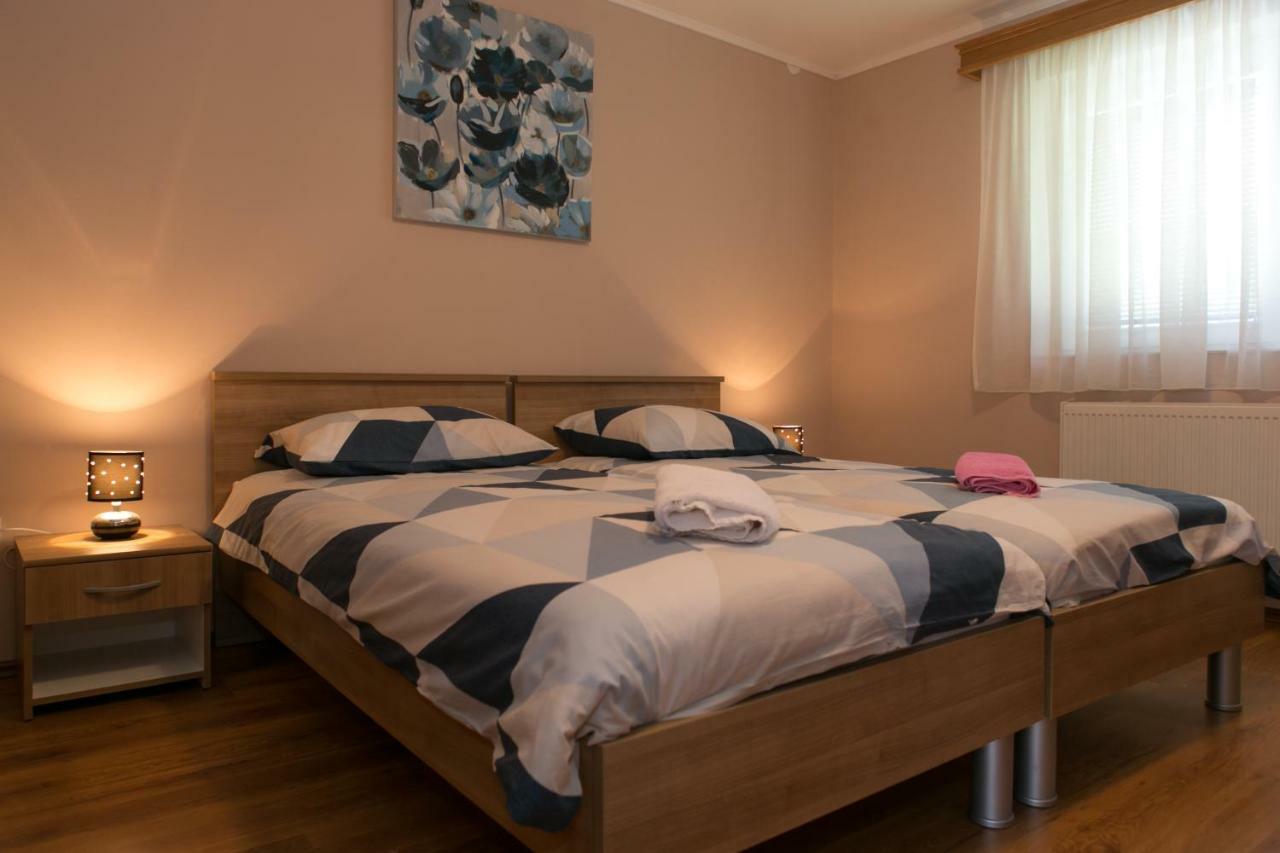 Rooms Ivan Otocsán Kültér fotó